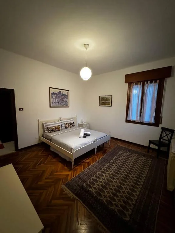 Double Room with Shared Bathroom — Casa Bella – Room 1