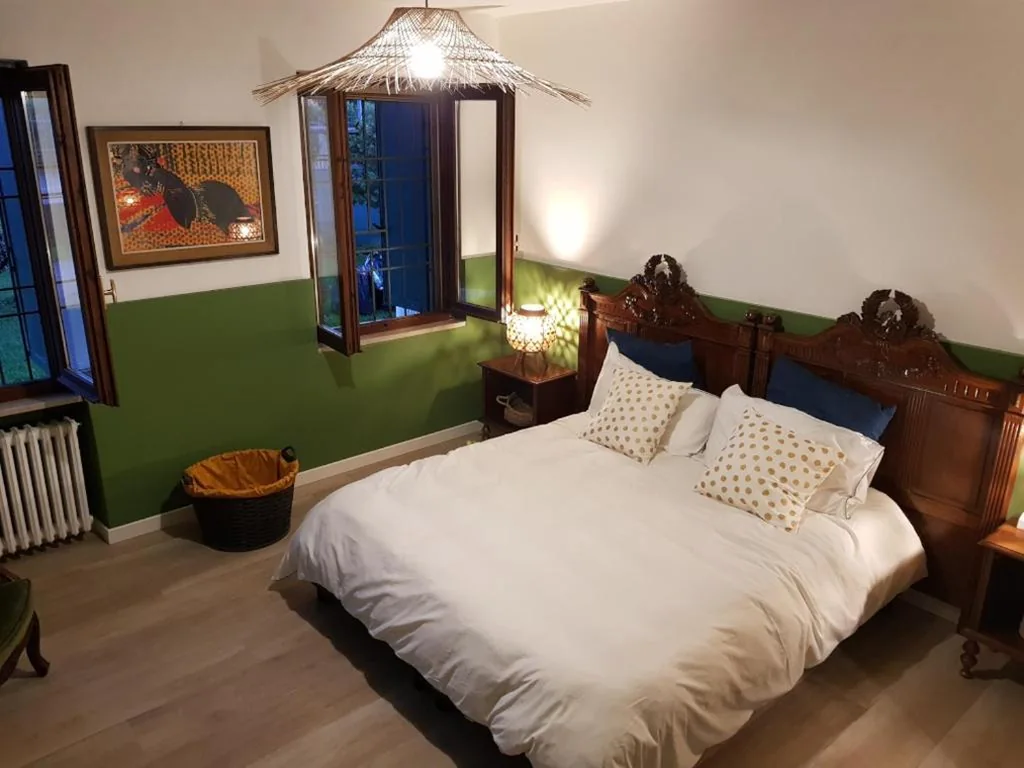 Double Room with Shared Bathroom — RESIDENZE AI SALVI