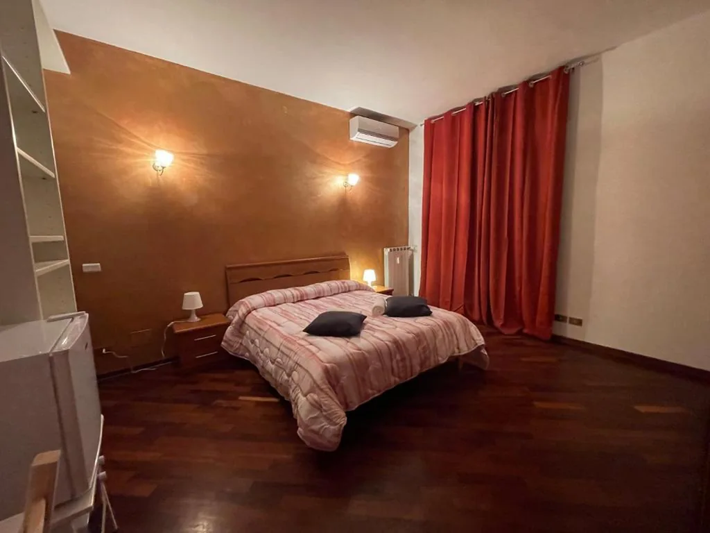 Double Room with Shared Bathroom — S Marco Apartments – Urban Boutique & Venice Link