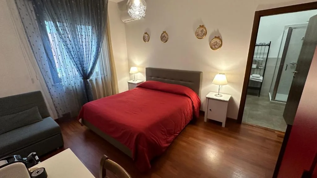 Double Room with Private Bathroom — 10 Minutes B&B Bed & Breakfast