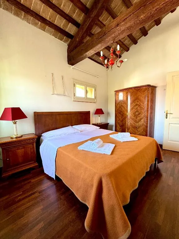 Camera Matrimoniale con Bagno Privato — A 5 min da Bassano Camera con Bagno Privato e Area Fitness