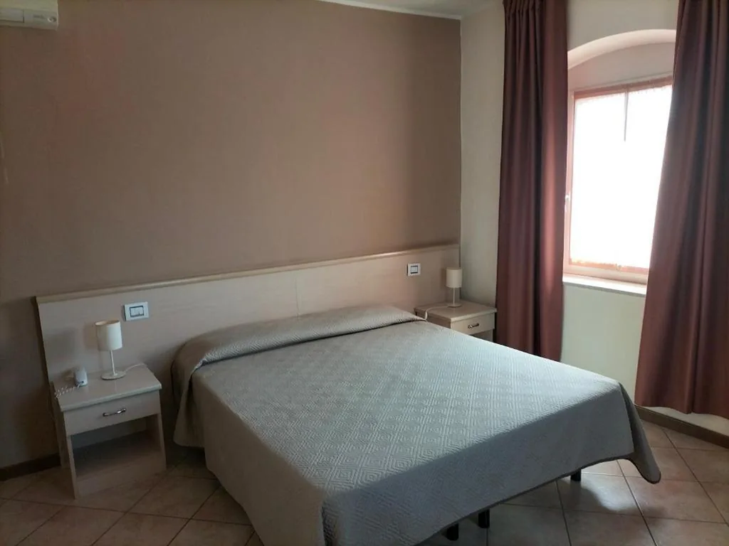 Double Room with Private Bathroom — Albergo Grifone 1891