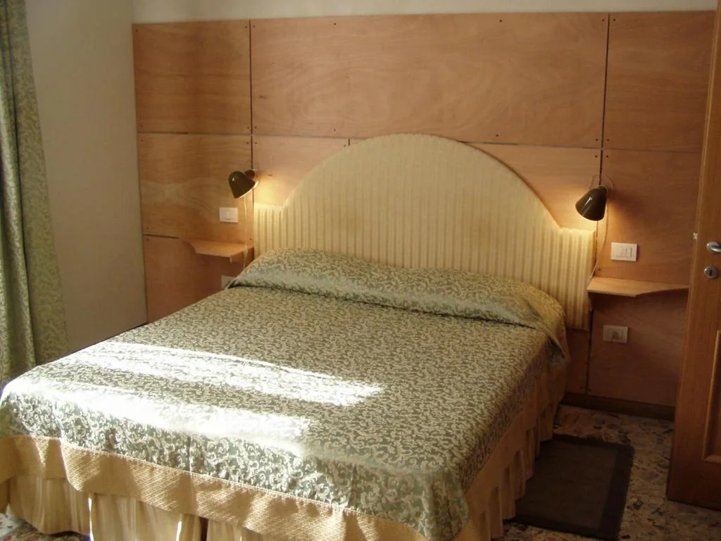 Camera Matrimoniale con Bagno Privato — b&b allo squero