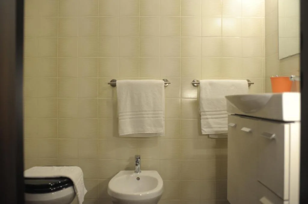 Double Room with Private Bathroom — B&B Foroni 29