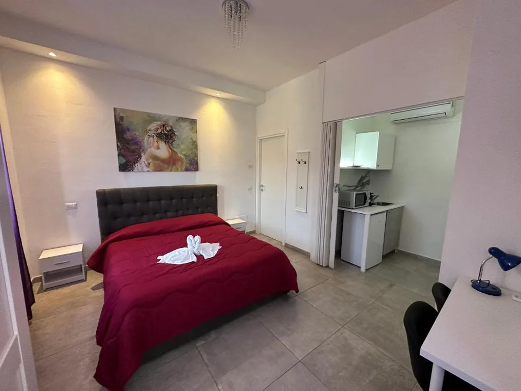 Camera Matrimoniale con Bagno Privato — B&B La Magnolia