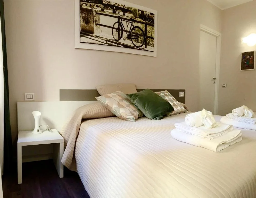 Double Room with Private Bathroom — B&B Valverde