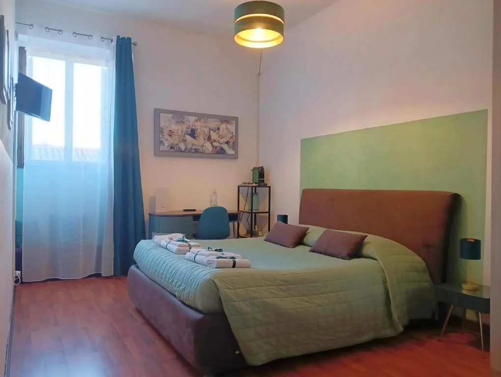 Camera Matrimoniale con Bagno Privato — Brà Guest House