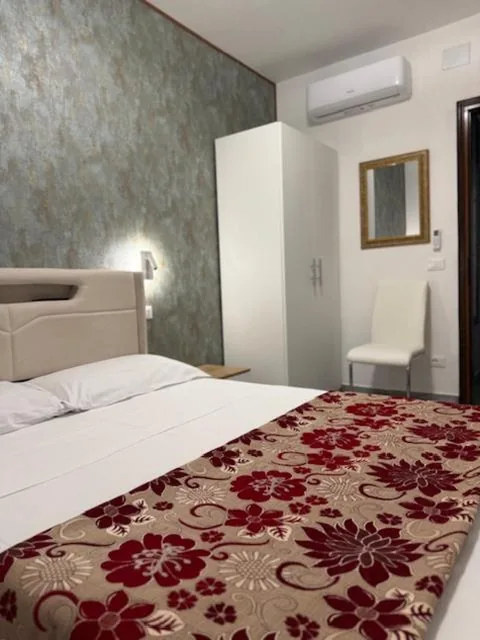 Camera Matrimoniale con Bagno Privato — Ca Aisha Train Station Venice