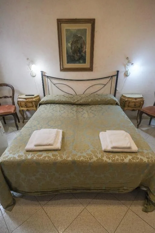Double Room with Private Bathroom — CA’SALVADOR