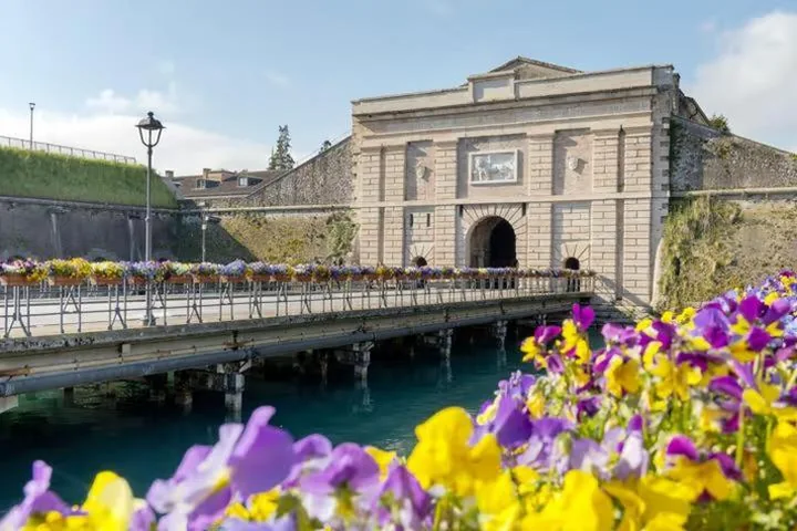 Camera Matrimoniale con Bagno Privato — Camere Amé Peschiera del Garda