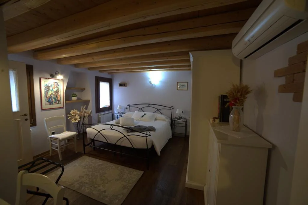 Camera Matrimoniale con Bagno Privato — Casa Perla