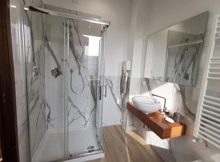Camera Matrimoniale con Bagno Privato — Civico21