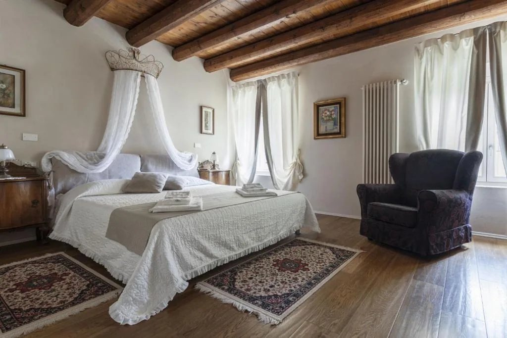 Camera Matrimoniale con Bagno Privato — Corte dei Soavi