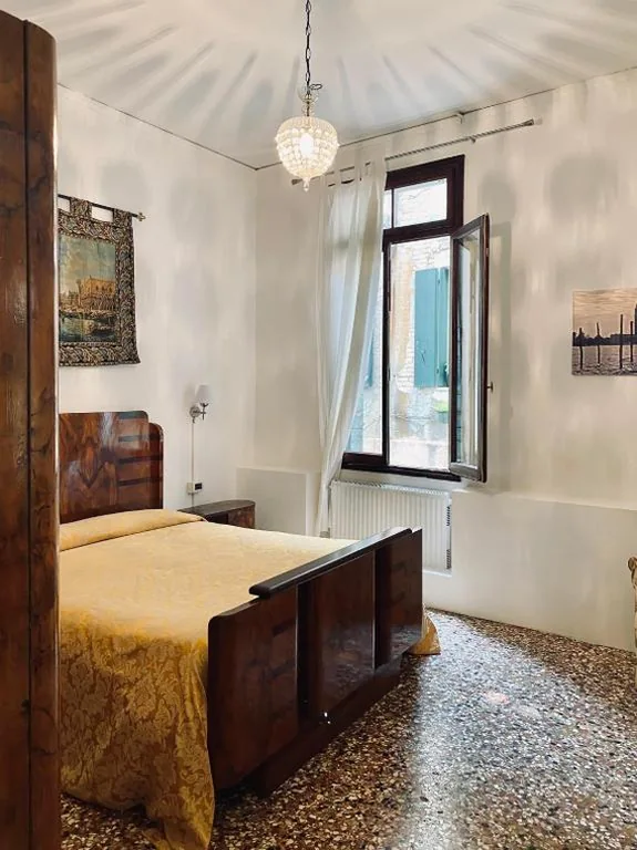 Camera Matrimoniale con Bagno Privato Esterno — B&B Ca’ Dor