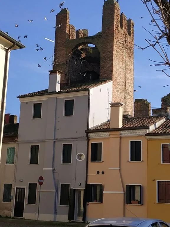Camera Matrimoniale con Bagno Privato Esterno — “Il Torrione di Lara” locazione turistica