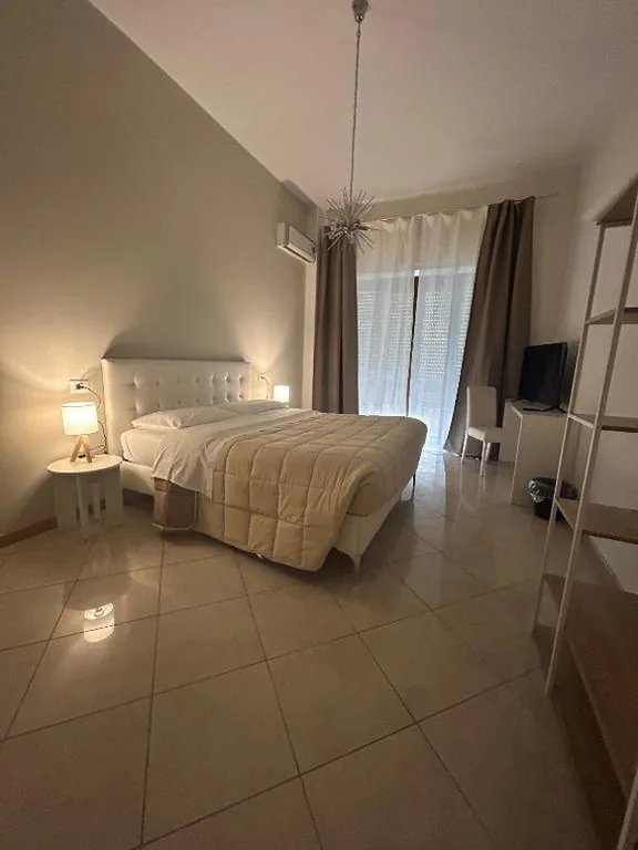 Camera Matrimoniale con Bagno Privato Esterno — La Magnolia – Rooms