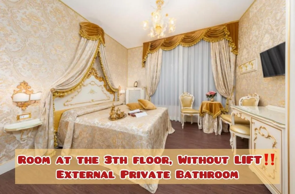 Camera Matrimoniale con Bagno Privato Esterno — La Veneziana Boutique Rooms 2