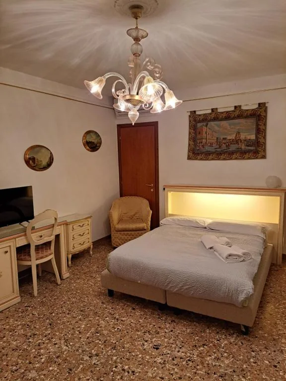 Camera Matrimoniale con Bagno Privato Esterno — Locanda Ca’ Formosa