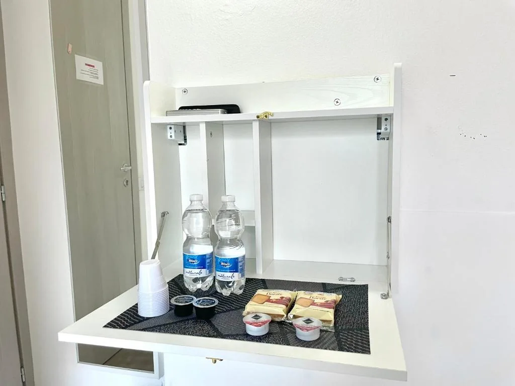 Camera Matrimoniale con Bagno Privato Esterno — Residenza Borgo Trento SUNDAY