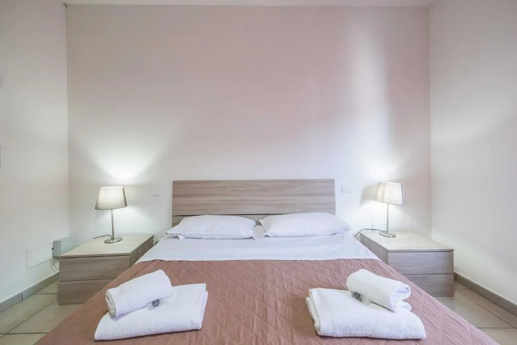 Double Room with Private Bathroom — GuestHouse127