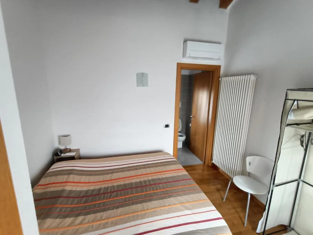 Camera Matrimoniale con Bagno Privato — Il Nido – Villetta in posizione strategica