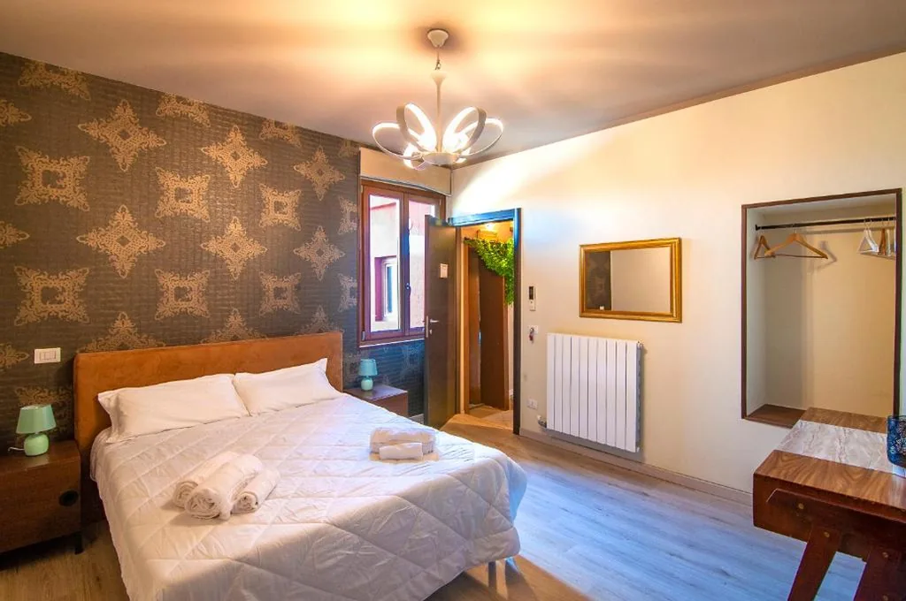 Double Room with Private Bathroom — Italstay – Nuova Residenza Romeo – Affittacamere