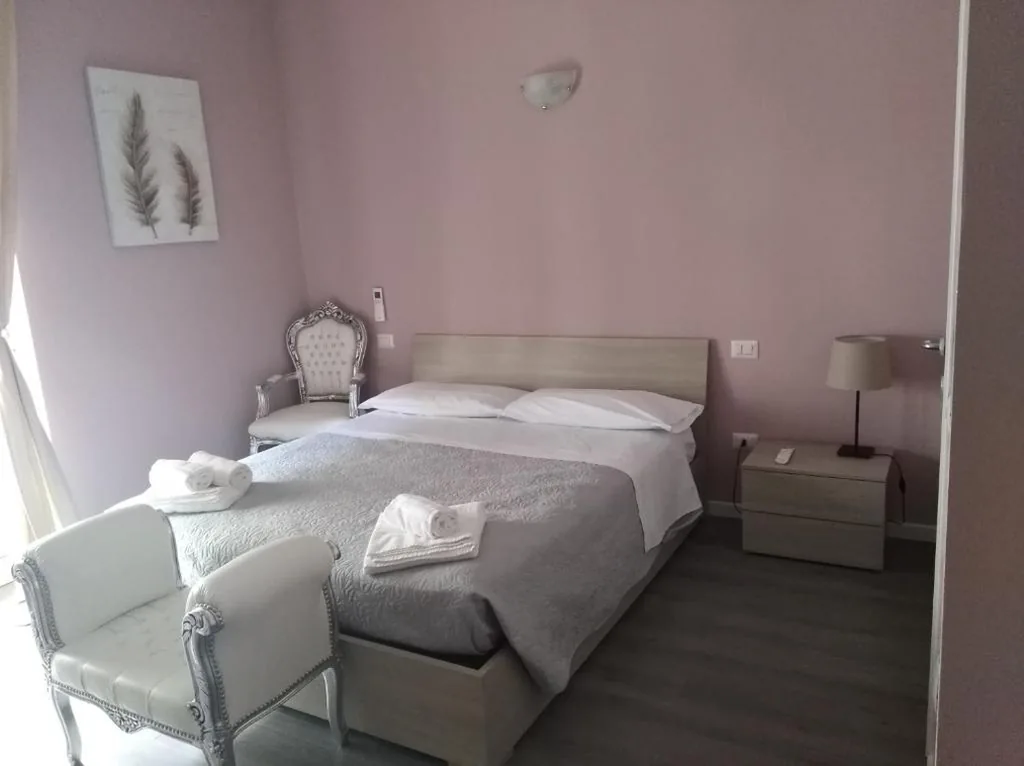 Double Room with Private Bathroom — L’Arena Residence