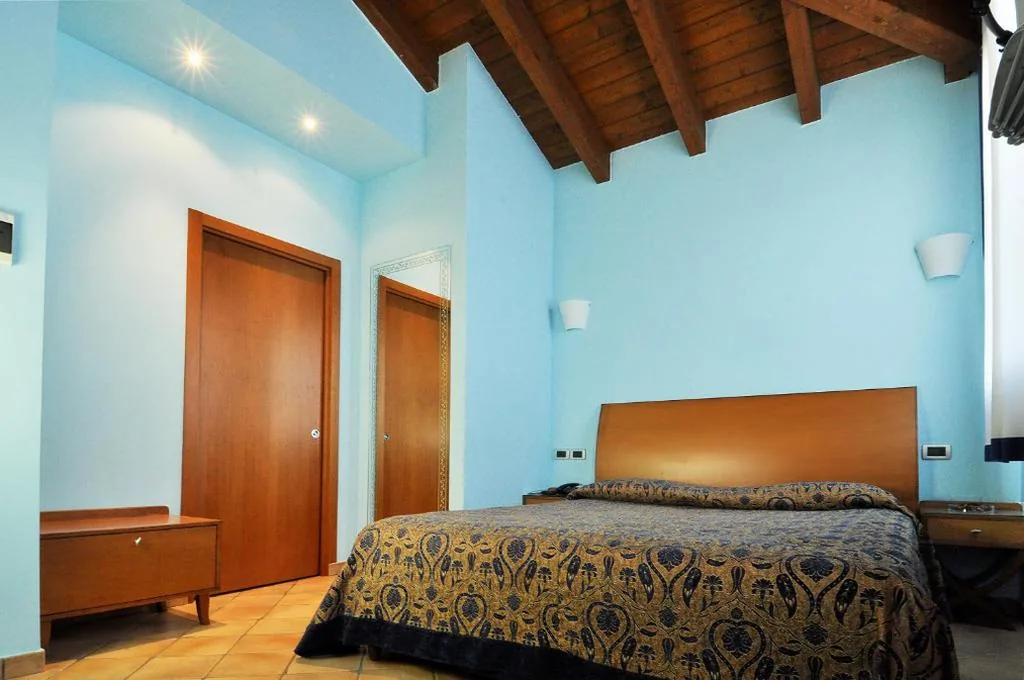 Double Room with Private Bathroom — Locanda Baraca