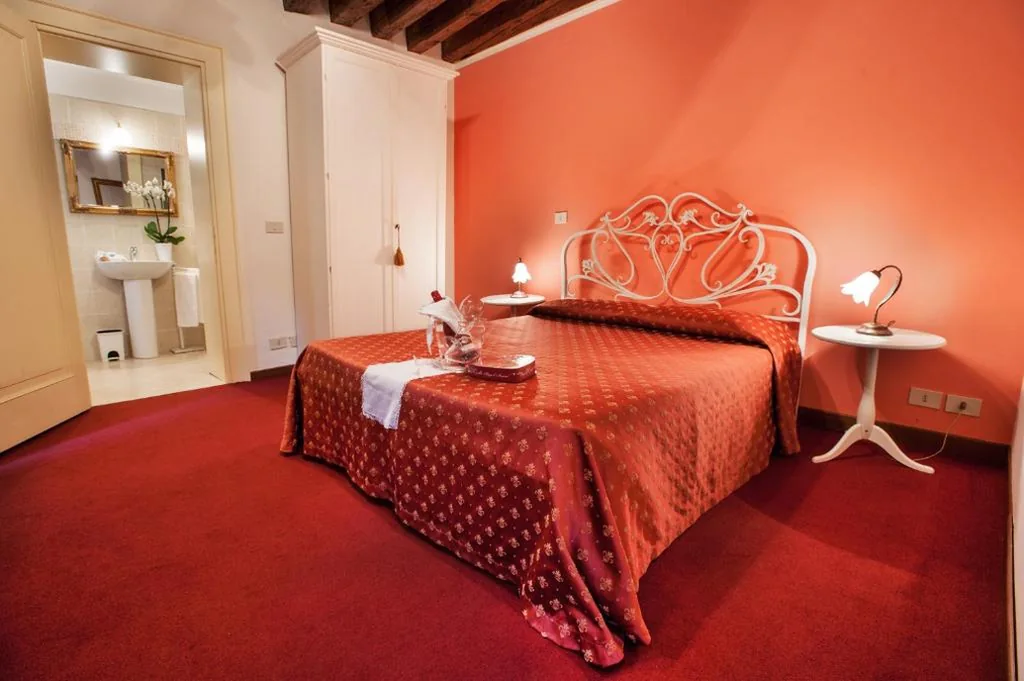 Double Room with Private Bathroom — Maison San Marco