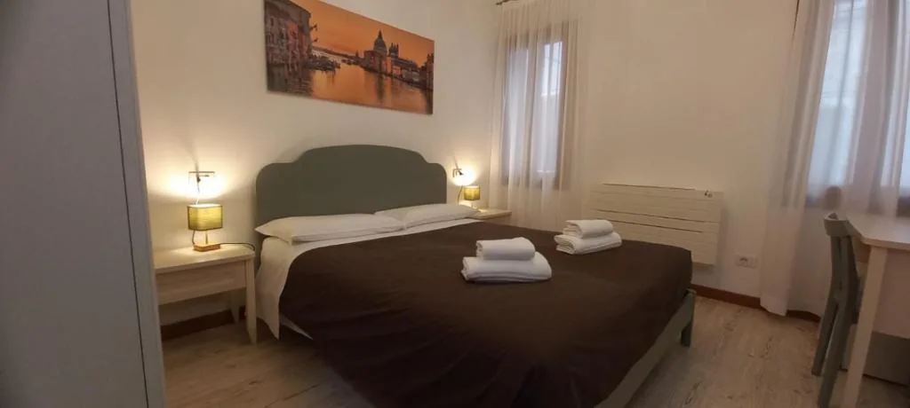 Camera Matrimoniale con Bagno Privato — Palazzetto Canossa