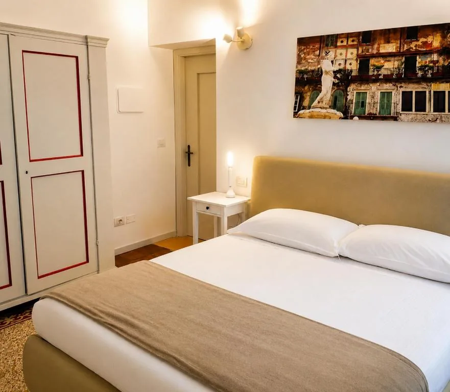 Camera Matrimoniale con Bagno Privato — Palazzo Della Torre Room