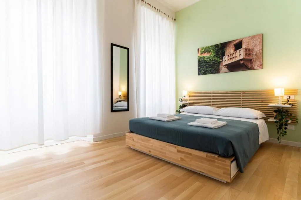 Double Room with Private Bathroom — Residenza Leoncino