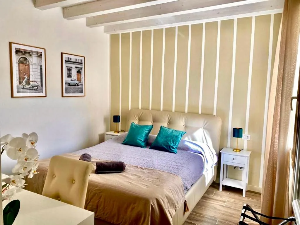Camera Matrimoniale con Bagno Privato — Star Soave Rooms – Locazione Turistica