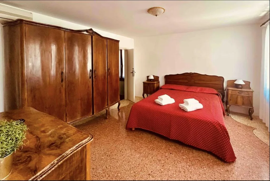 Double Room with Private Bathroom — Tre Ponti Guest House Terrace