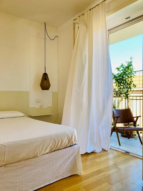 Double Room with Private Bathroom — UN PUNTO A VERONA