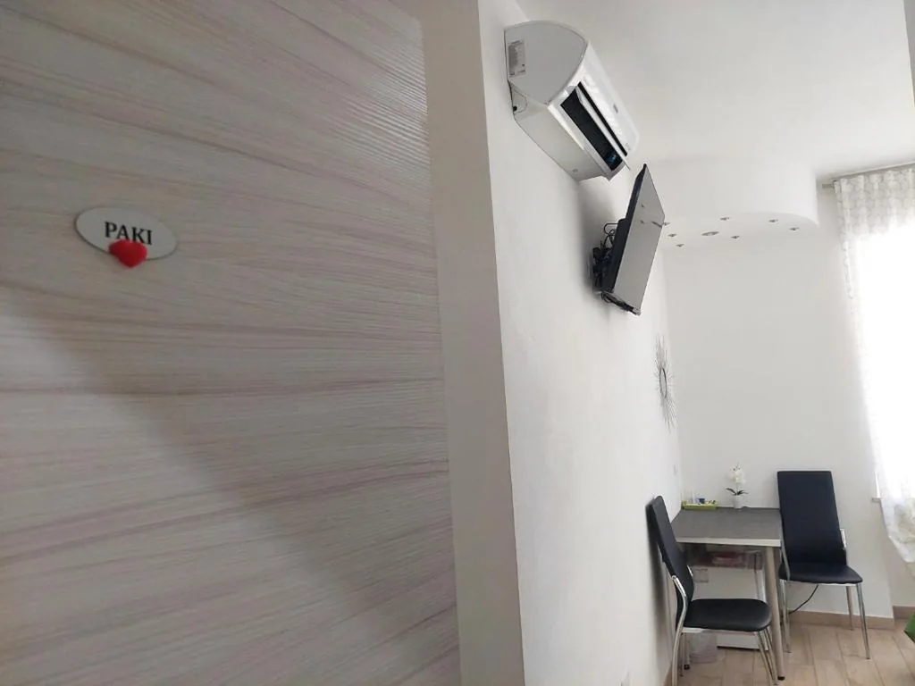 Double Room with Private Bathroom — Vapama Rooms