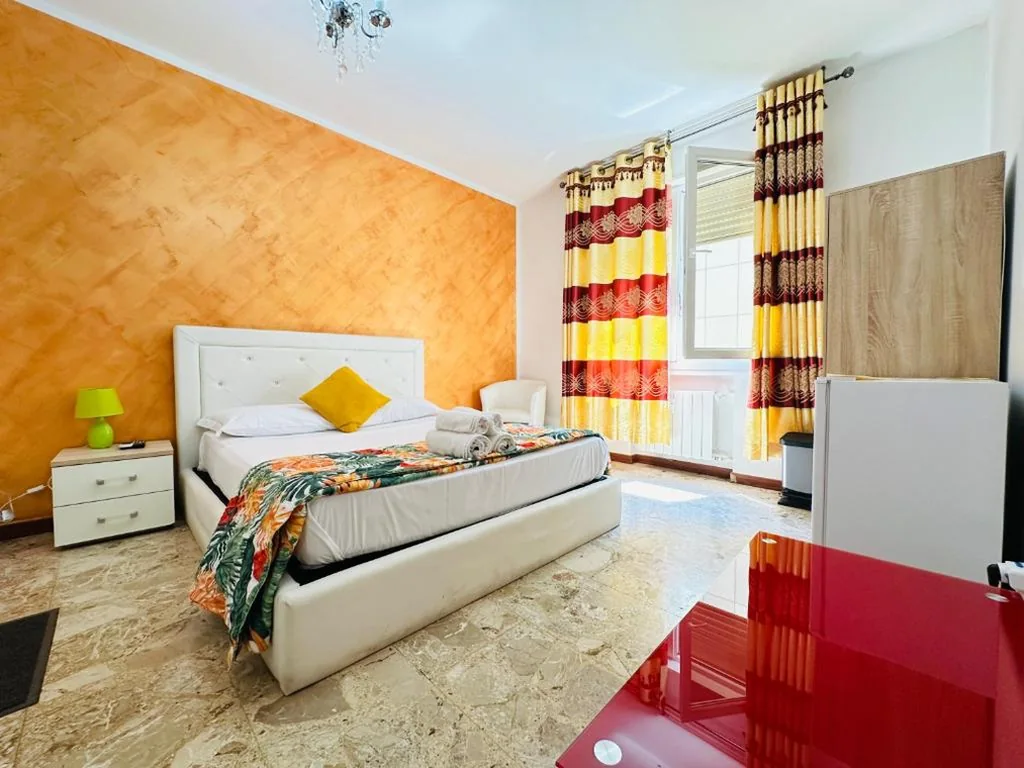 Double Room with Private Bathroom — Venezia Gateway