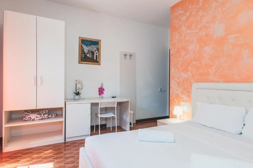 Double Room with Private Bathroom — Venice Vacation House
