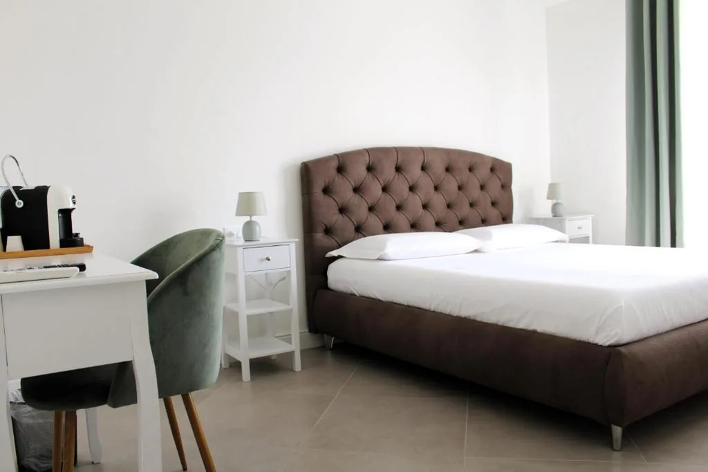 Camera Matrimoniale con Bagno Privato — Villa Forte Salvi – Rooms