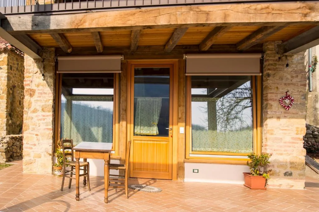 Camera Matrimoniale con Balcone (2 Adulti + 1 Bambino) — Agriturismo “Antico Borgo”