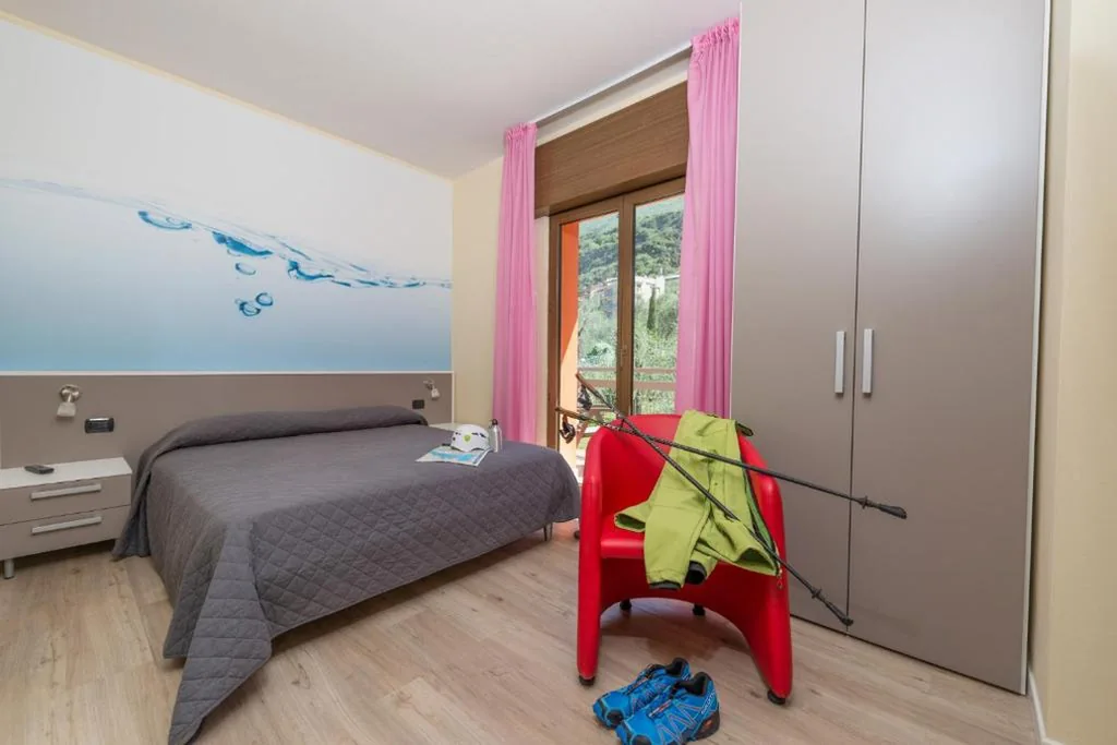 Camera Matrimoniale con Balcone (3 Adulti) — Hotel Catullo