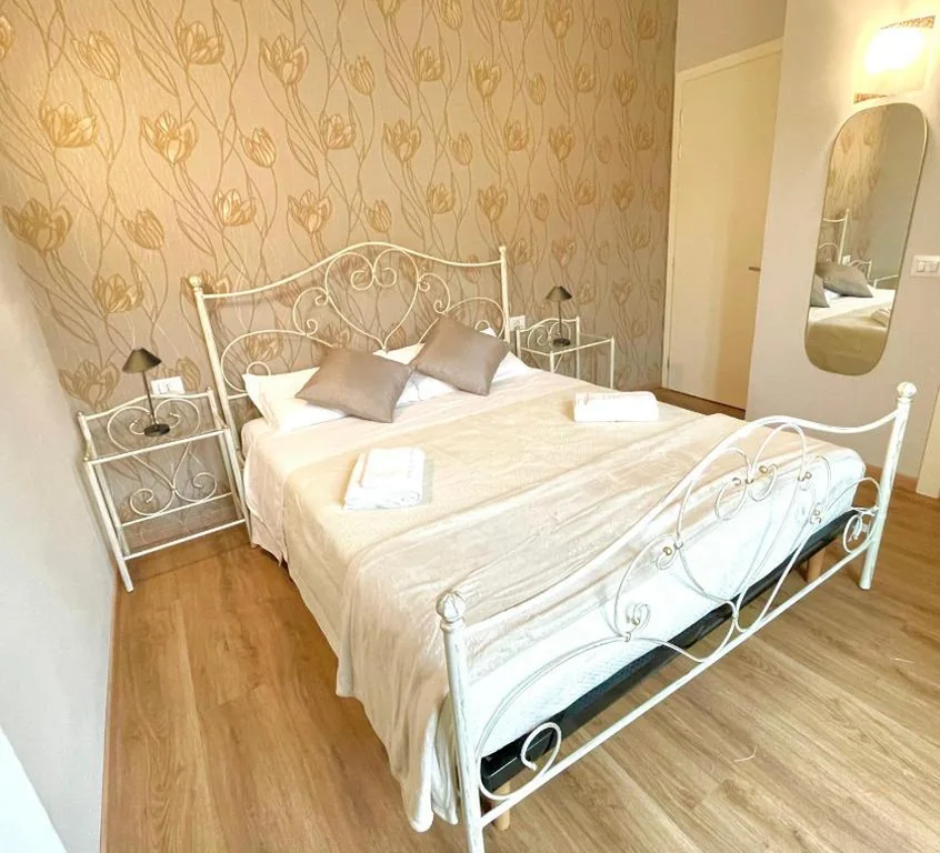 Double Room with Balcony — Domus 44 Rooms