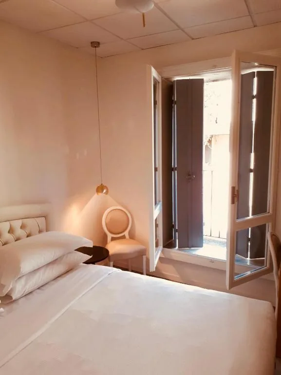 Camera Matrimoniale con Balcone e Accesso Spa — Palazzo Otello 1847 Wellness & Spa