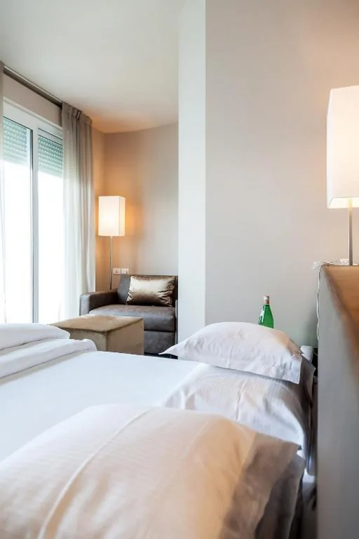 Double Room with Balcony and Lake View — Villa Tempesta
