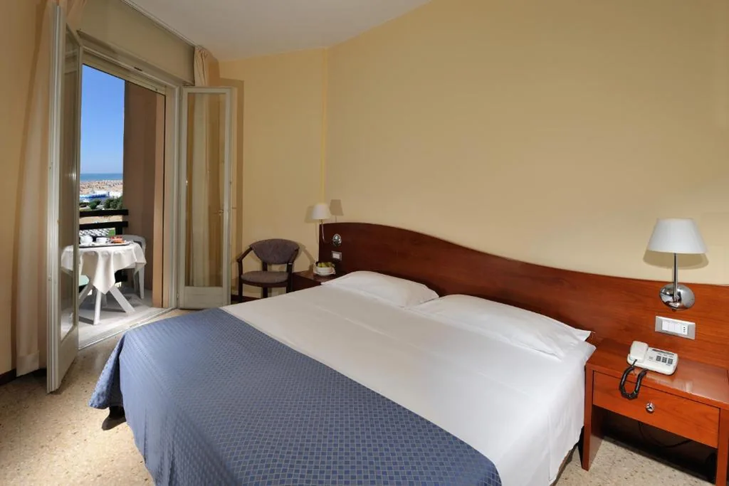Camera Matrimoniale con Balcone e Vista Mare — Hotel Palace