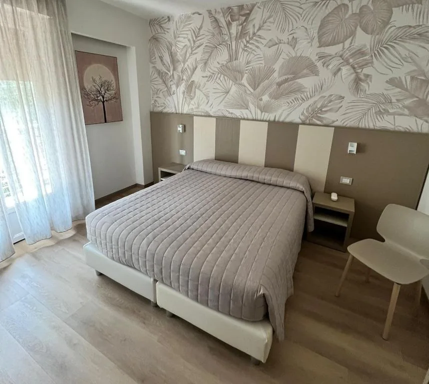 Camera Matrimoniale con Balcone e Vista Montagna — Eco Hotel Ariston