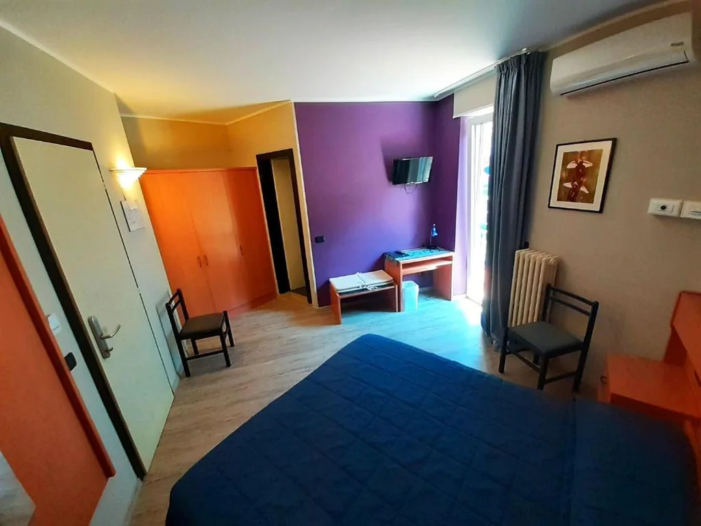 Camera Matrimoniale con Balcone — Hotel Antonella