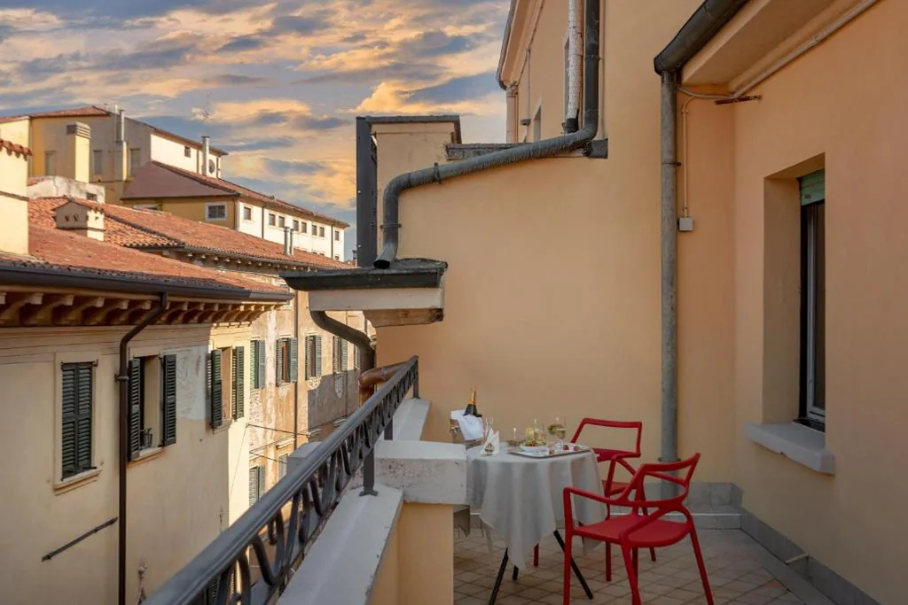 Double Room with Balcony — Hotel Colomba d’Oro