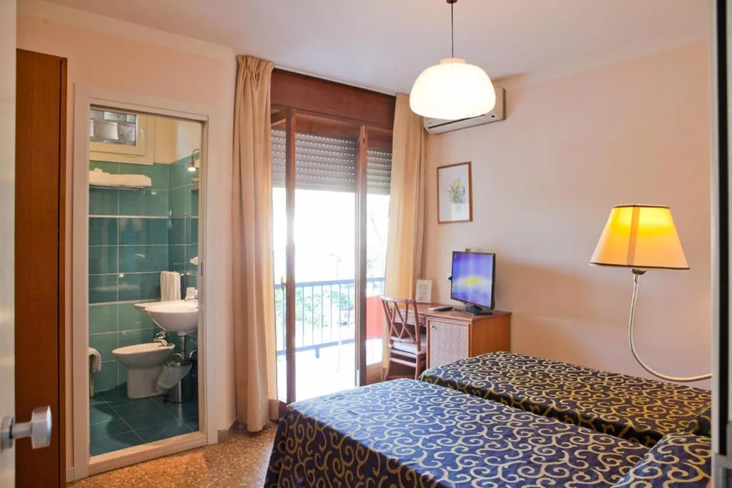 Double Room with Balcony — Hotel Horizonte