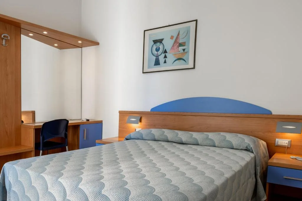 Camera Matrimoniale con Balcone — Hotel Riviera